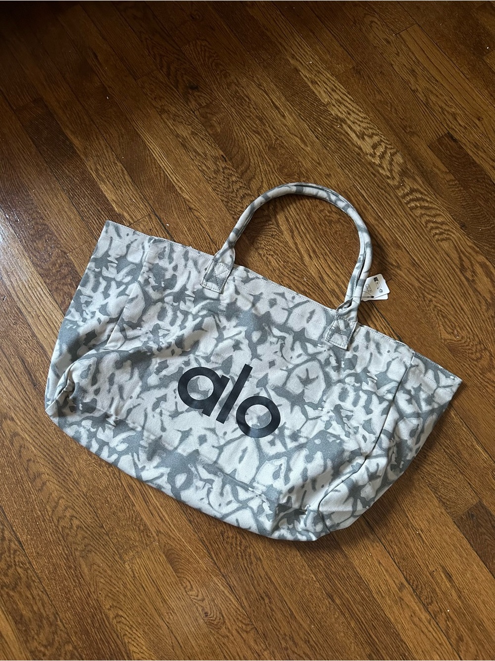ALO Yoga Gray Camouflage Logo Tote - Picture 2 of 6